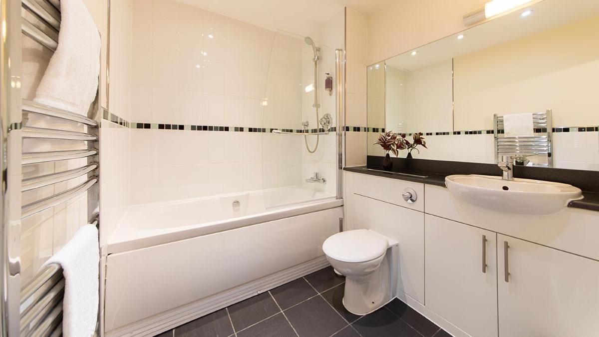 Centre Hub Apartment Birmingham Bagian luar foto