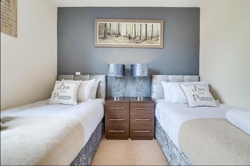 Centre Hub Apartment Birmingham Bagian luar foto